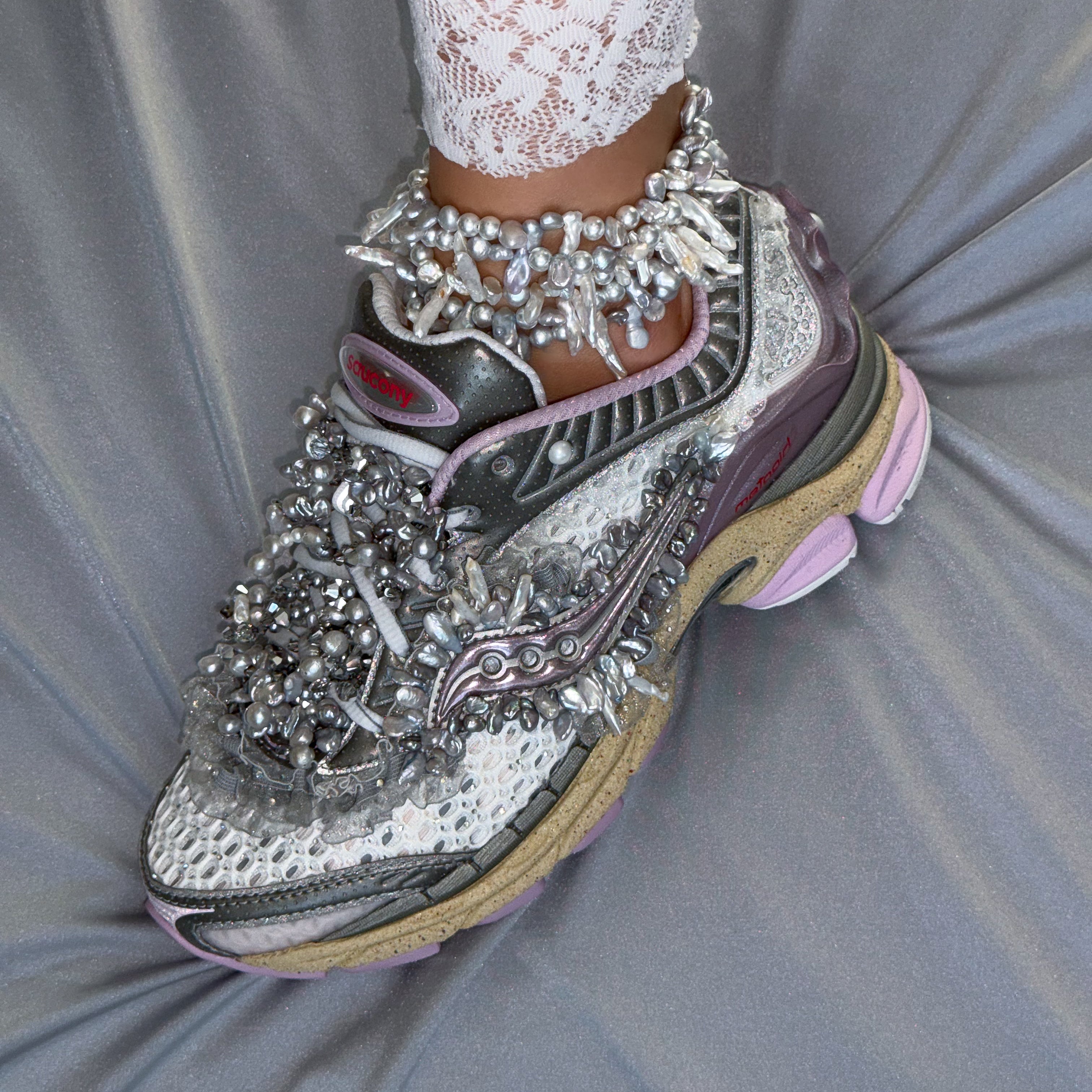 METAGIRL x SAUCONY PARAMOUNT "DAUGHTER OF THE MOON" CUSTOM EDITION